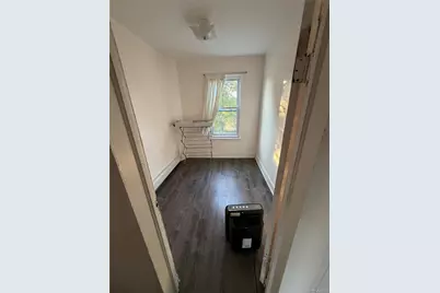 4529 Carpenter Avenue, Bronx, NY 10470 - Photo 13