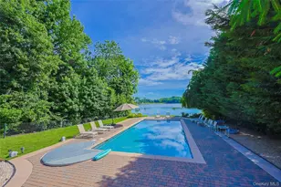 21 Lake Rd, Great Neck, NY 11020 - Photo 39