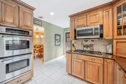 16 Jesse Way, Mount Sinai, NY 11766 - Photo 15