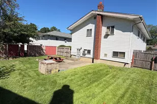 916 Park Ave, Westbury, NY 11590 - Photo 3