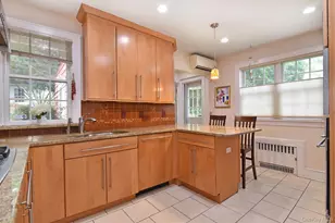579 Manor Ln, Pelham, NY 10803 - Photo 9