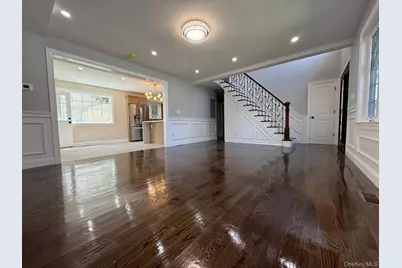 438 Von Elm Avenue, East Meadow, NY 11554 - Photo 7