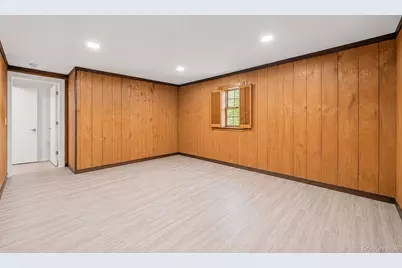 136 Woodhull Road, Huntington, NY 11743 - Photo 19
