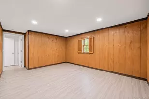 136 Woodhull Rd, Huntington, NY 11743 - Photo 19