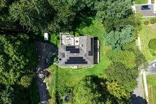 136 Woodhull Rd, Huntington, NY 11743 - Photo 3