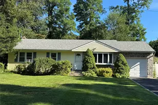 89 E 25th St, Huntington Station, NY 11746 - Photo 3