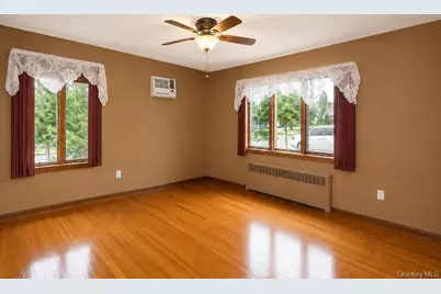 44 Sunset Avenue, Farmingdale, NY 11735 - Photo 17