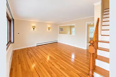 44 Sunset Avenue, Farmingdale, NY 11735 - Photo 9