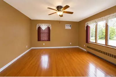 44 Sunset Avenue, Farmingdale, NY 11735 - Photo 19