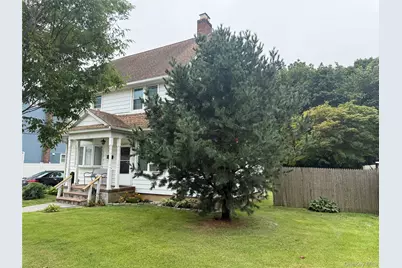 24 Washington Avenue, Amityville, NY 11701 - Photo 3