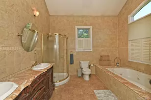 19 Sparrow Ln, Huntington, NY 11743 - Photo 17