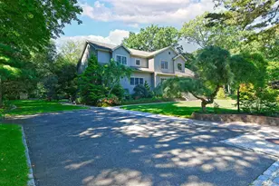 19 Sparrow Ln, Huntington, NY 11743 - Photo 3