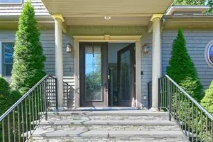 19 Sparrow Ln, Huntington, NY 11743 - Photo 5