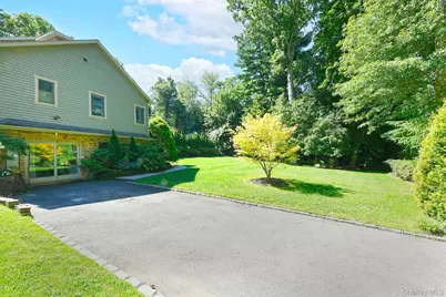 19 Sparrow Lane, Huntington, NY 11743 - Photo 37