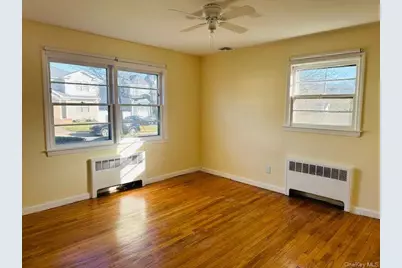 7 Beatrice Avenue, Syosset, NY 11791 - Photo 9