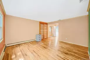 25 Rosedale Rd, Sound Beach, NY 11789 - Photo 5