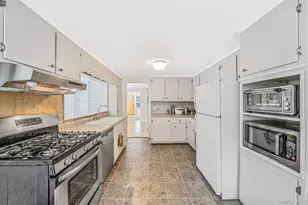 131 Quaker Path, East Setauket, NY 11733 - Photo 9