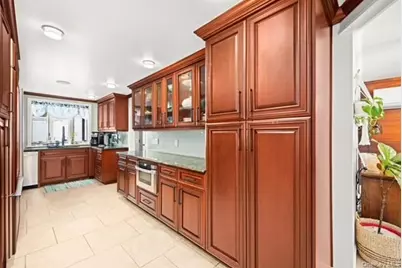 25 W 10th Road, Broad Channel, NY 11693 - Photo 5