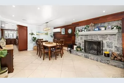 25 W 10th Road, Broad Channel, NY 11693 - Photo 3
