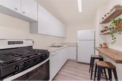 1155 Warburton Avenue #2S, Yonkers, NY 10701 - Photo 11