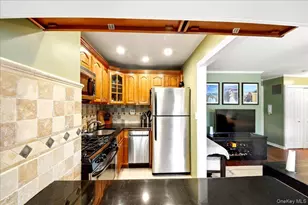 828 Pelhamdale Ave, New Rochelle, NY 10801 - Photo 5