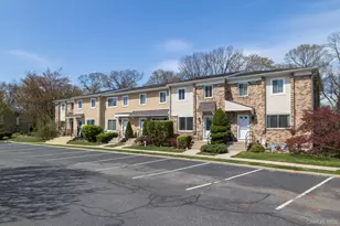 73 Town House Dr, Massapequa Park, NY 11762 - Photo 33
