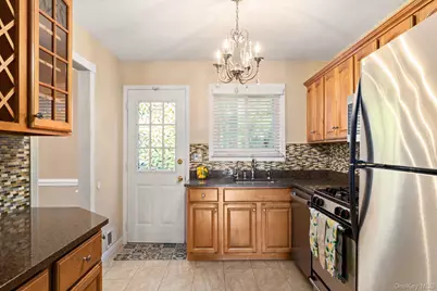 73 Town House Drive, Massapequa Park, NY 11762 - Photo 11