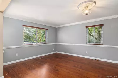 73 Town House Drive, Massapequa Park, NY 11762 - Photo 5