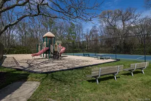 73 Town House Dr, Massapequa Park, NY 11762 - Photo 27