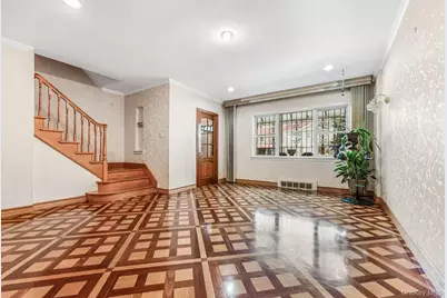 10538 65th Road, Forest Hills, NY 11375 - Photo 9