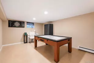 70 Mohawk Dr, North Babylon, NY 11703 - Photo 17