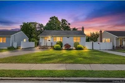 70 Mohawk Drive, North Babylon, NY 11703 - Photo 1