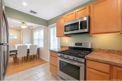 70 Mohawk Drive, North Babylon, NY 11703 - Photo 9
