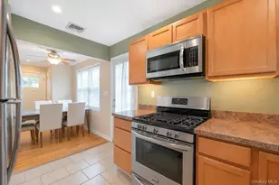 70 Mohawk Dr, North Babylon, NY 11703 - Photo 9
