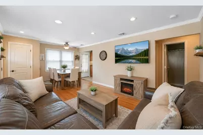 70 Mohawk Drive, North Babylon, NY 11703 - Photo 5
