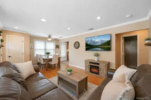 70 Mohawk Dr, North Babylon, NY 11703 - Photo 5