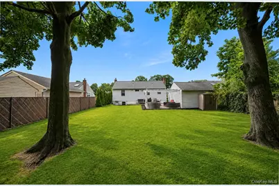70 Mohawk Drive, North Babylon, NY 11703 - Photo 29