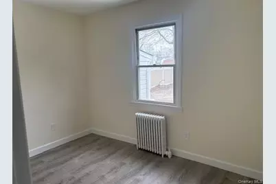 842 N Wellwood Avenue, Lindenhurst, NY 11757 - Photo 7