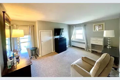 222 Centre Avenue, Lindenhurst, NY 11757 - Photo 9