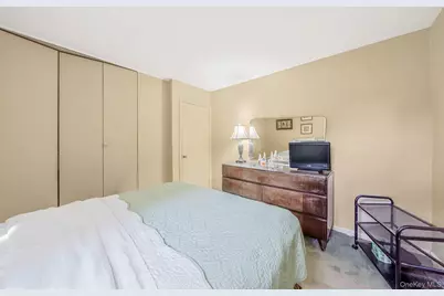 42 Walton Street, Brentwood, NY 11717 - Photo 11