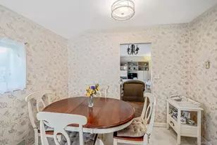 42 Walton St, Brentwood, NY 11717 - Photo 17