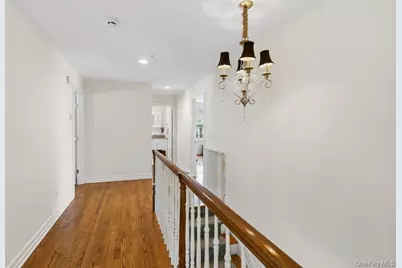 47 Syosset Circle, Syosset, NY 11791 - Photo 17