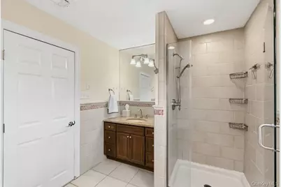 47 Syosset Circle, Syosset, NY 11791 - Photo 19