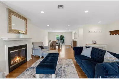 47 Syosset Circle, Syosset, NY 11791 - Photo 7
