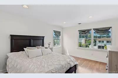47 Syosset Circle, Syosset, NY 11791 - Photo 23
