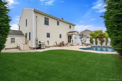 47 Syosset Circle, Syosset, NY 11791 - Photo 29