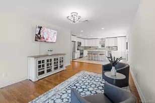 47 Syosset Cir, Syosset, NY 11791 - Photo 13