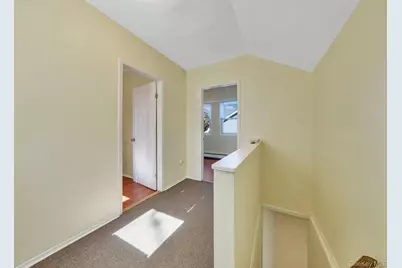 39 Chapman Place, Bay Shore, NY 11706 - Photo 13