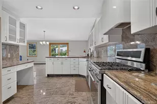 146 Longwood Ave, Westbury, NY 11590 - Photo 11