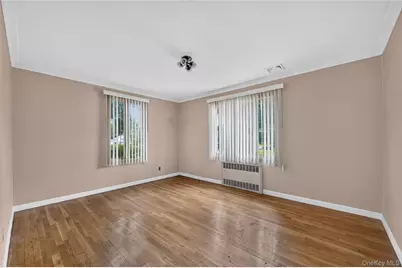 146 Longwood Avenue, Westbury, NY 11590 - Photo 23